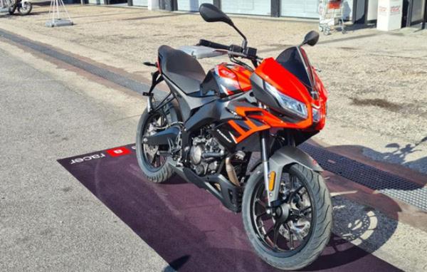 Tân binh Aprilia RS 125 2021 sẽ cạnh tranh trực tiếp với mẫu xe KTM RC 125