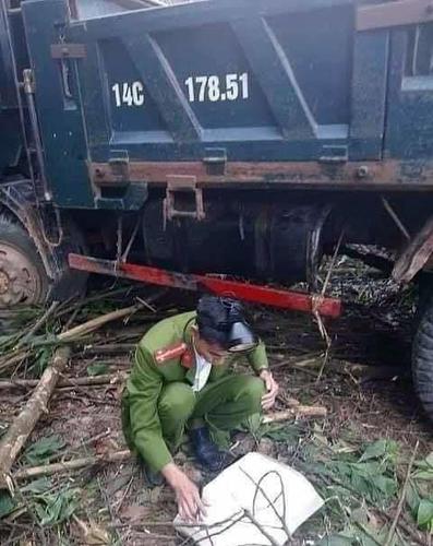 Xe ô tô tải chở keo mất lái, đâm thẳng vào 2 người phụ nữ tử vong tại chỗ