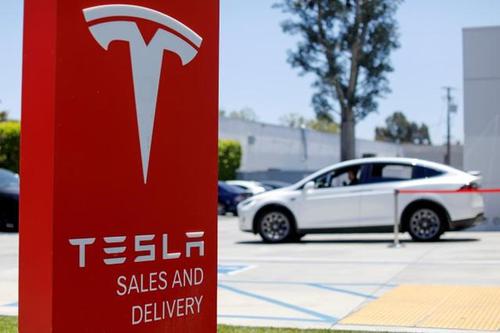 Tesla đứng trước yêu cầu triệu hồi hơn 158.000 xe tại Mỹ