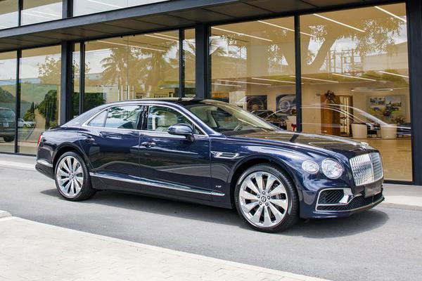 Bentley Flying Spur V8 First Edition phân phối chính hãng tại Việt Nam, giá từ 18 tỷ đồng