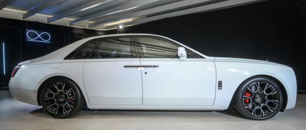 Ngắm xe siêu sang Rolls-Royce Ghost Black Badge 2022 giá 572.000 USD