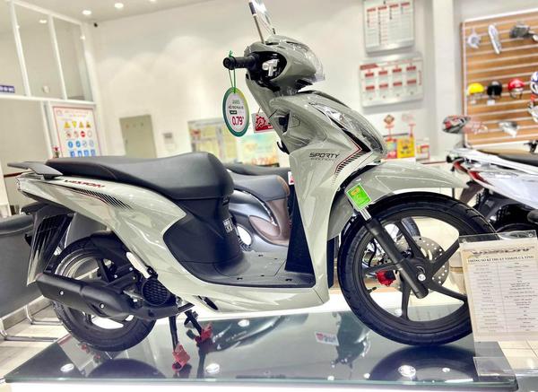 Loạt xe máy xuống giá thấp chưa từng có trong tháng 7 này, Honda Lead và Vision xuống  giá dưới đề xuất