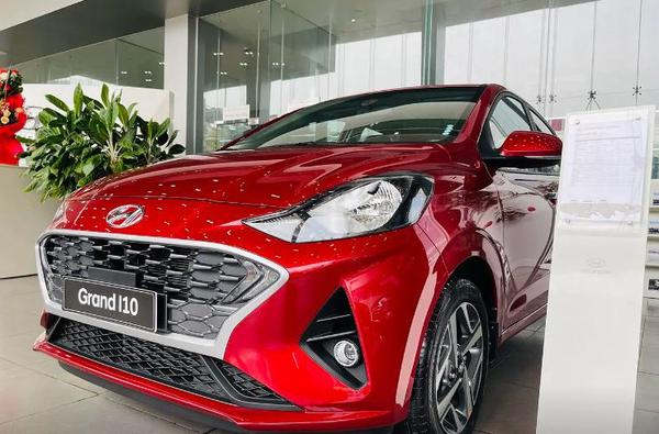 Xe hơi giá rẻ phân khúc dưới 500 triệu ế ẩm cuối năm