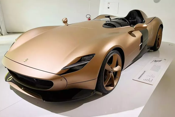 Ngắm siêu xe Ferrari Monza SP1 giá 42 tỷ đồng