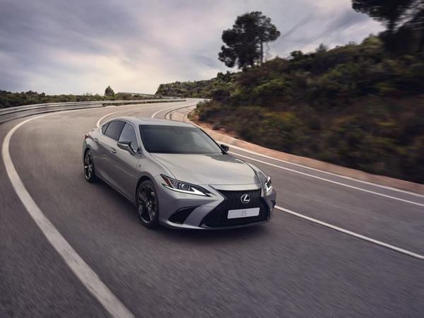 Lexus ES 2023 ra mắt, bổ sung thêm phiên bản thể thao