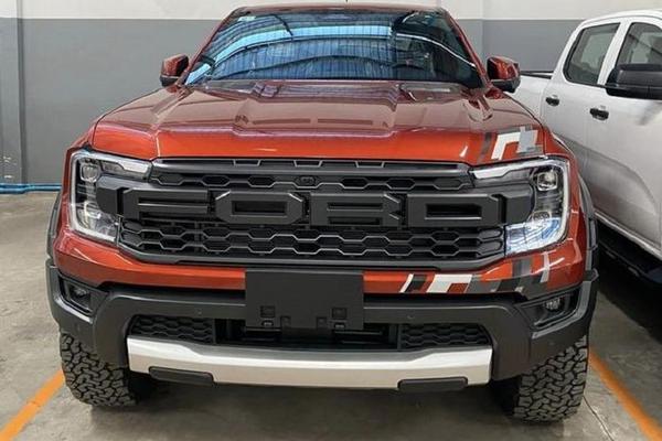 Ford Ranger Raptor 2023 bất ngờ xuất hiện tại Việt Nam