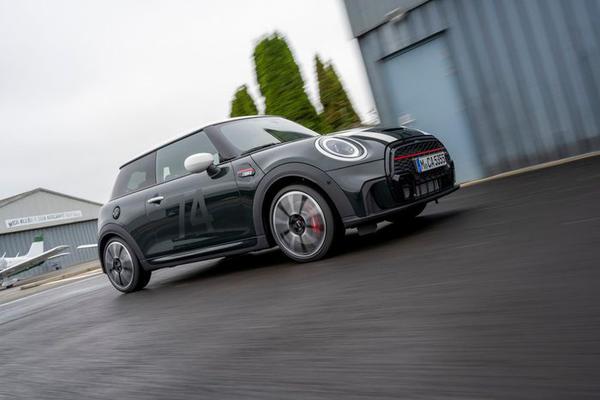 MINI Cooper sắp có phiên bản kỷ niệm 60 năm thành lập với số lượng giới hạn