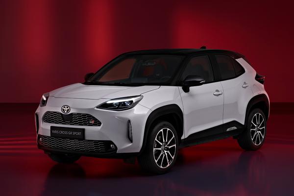 Cận cảnh Toyota Yaris Cross GR Sport vừa cập bến châu Âu