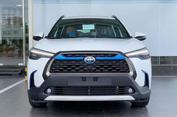 Toyota Corolla Cross "kèm lạc" lên đến 50 triệu đồng tại đại lý