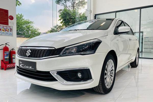 Suzuki Ciaz giảm giá sốc chỉ còn 440 triệu