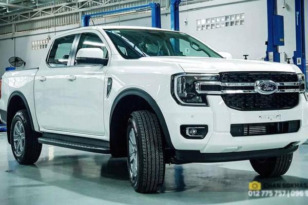 Ford Ranger XLT 2023 máy 2.0 biturbo xuất hiện tại Campuchia, cận kề ngày về Việt Nam
