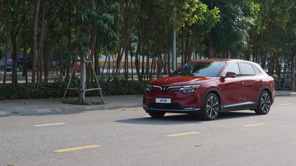 Chi tiết xe điện VinFast VF8 chạy thử tại nhà máy Hải Phòng