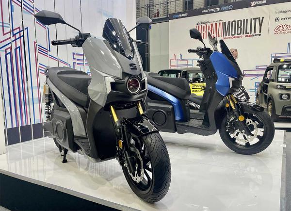 Xe máy điện Mo 125 Performance trình làng, sở hữu ngoại hình độc đáo