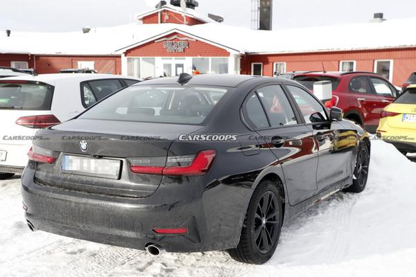BMW 3 Series lộ ảnh chạy thử nghiệm trước khi ra mắt với khoang nội thất gây tò mò