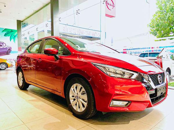 Người mua Nissan Almera đắn đo khi cụm đèn chiếu sáng hơn 50 triệu đồng