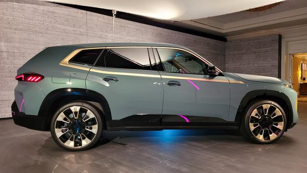 Đánh giá BMW XM 2023 Hybrid SUV