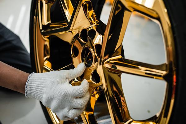 Mãn nhãn với Maserati MC20 mạ vàng độc nhất Việt Nam