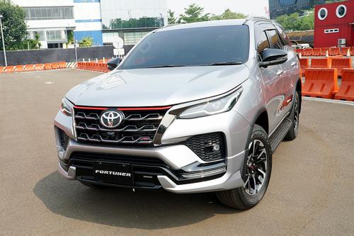 Toyota Fortuner TRD Sportivo 2021 ra mắt với vẻ ngoài cực thu hút