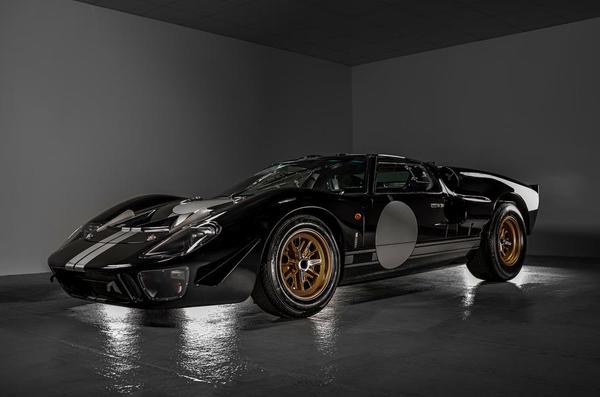 Ford GT40 được "biến đổi" để trở thành chiếc xe điện khí hóa