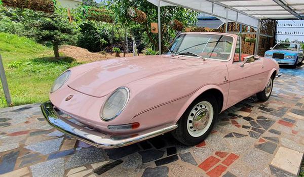 Chiêm ngưỡng xế cổ Fiat 850 Spider từ những năm 70
