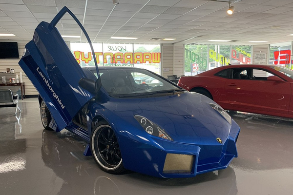 Honda Civic "hàng nhái" Lamborghini Aventador giá 571 triệu đồng
