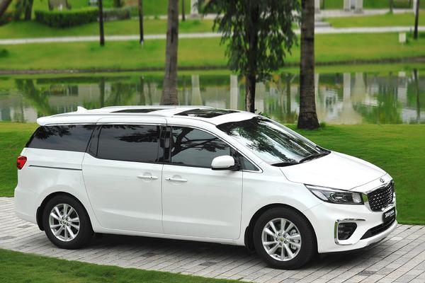 Kia Sedona bị hỏng cửa trượt phải làm sao?