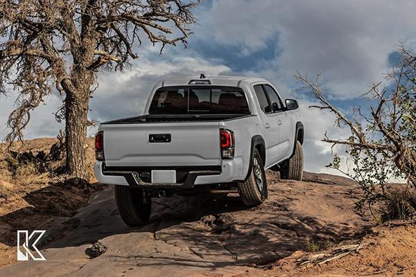 Xem trước ảnh phác thảo của bán tải Toyota Hilux thế hệ mới
