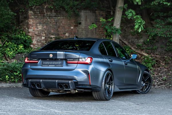 Cận cảnh BMW M3 với bản độ từ Manhart mạnh 650 mã lực