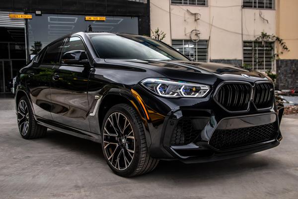 Chiêm ngưỡng BMW X6 M đời 2021 đầu tiên về Việt Nam