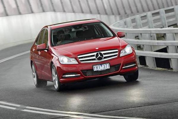 Triệu hồi hơn 3.700 xe Mercedes-Benz tại Việt Nam do lỗi túi khí