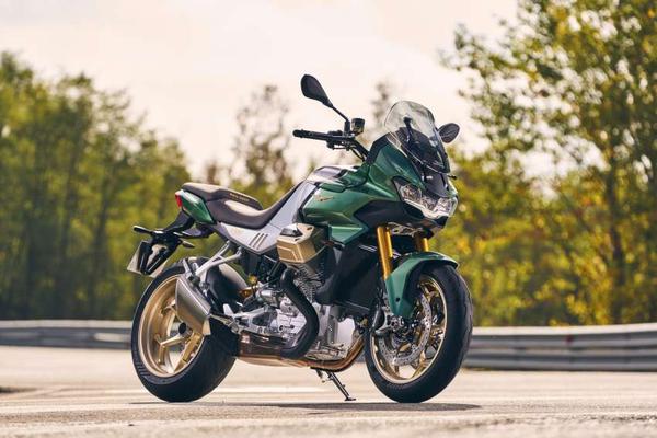 Moto Guzzi V100 Mandello ra mắt, được trang bị hệ thống khí động học thông minh