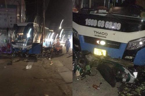 Xe khách mất lái, lao vào quán hủ tiếu bên đường, người đàn ông đang ăn thoát chết trong gang tấc