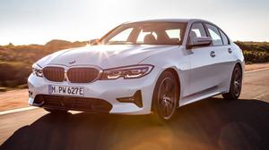 BMW thu hồi 26.700 xe do có vấn đề về pin có thể gây cháy nổ