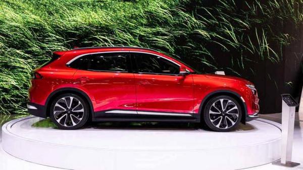 VinFast VF 8 mới ra mắt giá 1,057 tỷ đồng có gì đặc biệt ?