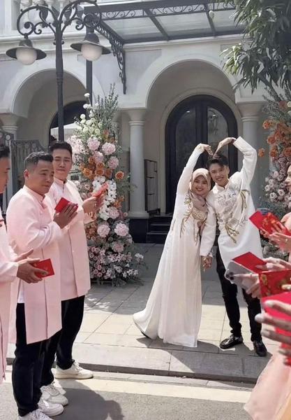 Dàn siêu xe rước dâu trong đám hỏi Đạt Villa có cả Ferrari