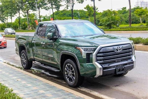 Xe bán tải cỡ lớn Toyota Tundra 2022 cập bến Việt Nam