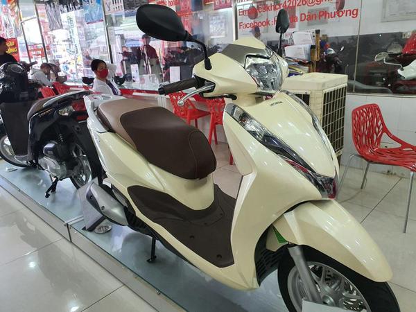 Honda Lead đang có giá bán bất ngờ giảm nhẹ so với tháng trước