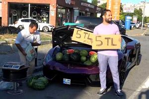 Dùng siêu xe Lamborghini đi bán dưa hấu và cái kết ...