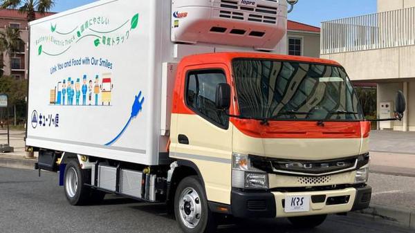 Mitsubishi Fuso ra mắt xe tải đông lạnh chạy bằng điện
