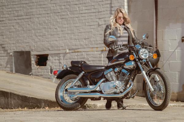 Xế nổ Yamaha V Star 250 2021 khá thích hợp với những tay lái mới