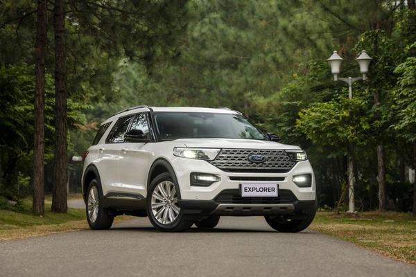 Ford Việt Nam triệu hồi gần 1.200 xe Everest và Explorer về xưởng