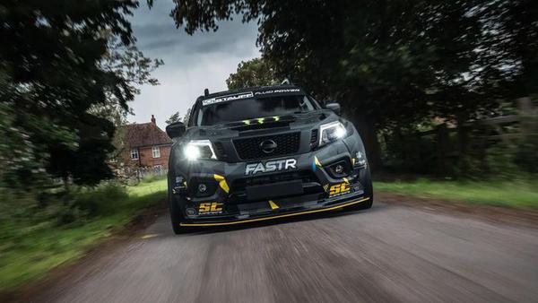 Bán tải Nissan Navara hầm hố với bản độ mạnh 1.000 mã lực