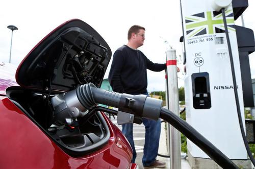 Nhằm đẩy nhanh quá trình điện hóa, Chính phủ Anh chi 20 triệu bảng lắp đặt trạm sạc EV trên đường phố