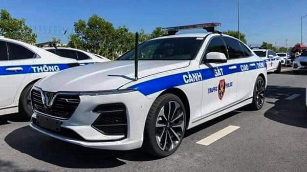 Cảnh Sát Giao Thông sử dụng ô tô VinFast Lux A2.0 làm xe phục vụ ?
