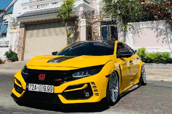 Honda Civic độ body kit phiên bản hiệu suất cao Type R