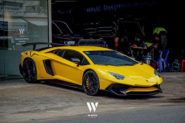 Chi tiết Lamborghini Aventador SV mui cứng thứ hai sắp về Việt Nam