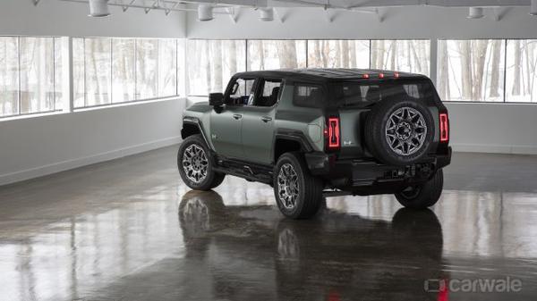 Chiếc xe tải GMC Hummer EV SUV lộ diện, sở hữu động cơ mạnh mẽ gây chú ý