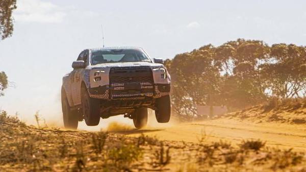 Ford Ranger Raptor 2023 chốt lịch ra mắt vào ngày 22/02 sắp tới