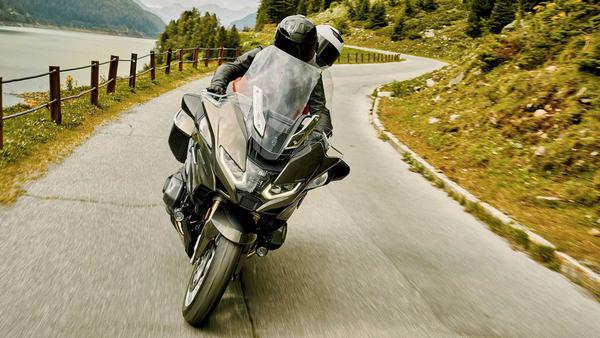BMW R 1250 RT sẽ có giá bán hơn 1 tỷ đồng tại thị trường Việt Nam