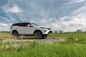 Giá lăn bánh của Toyota Fortuner bất ngờ giảm xuống